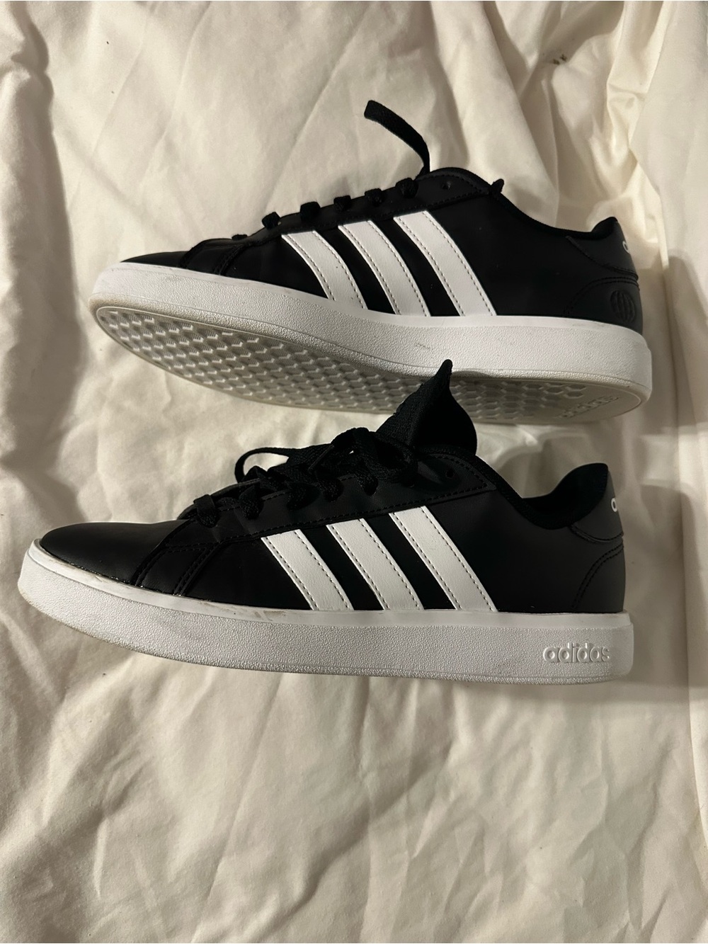Adidas Classic Black Three-Stripe Lace Up Sneakers Size 9 - Picture 2 of 7
